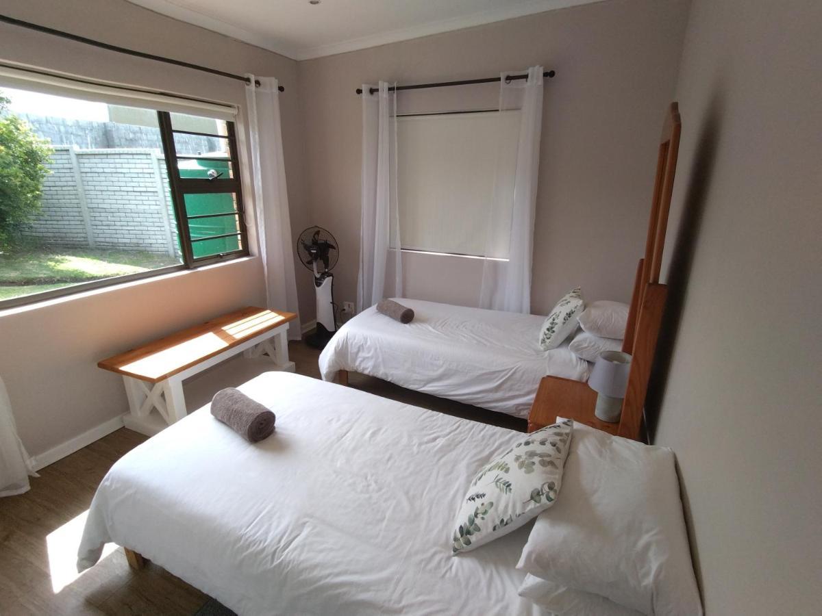 2 Bedroom Guest Suite At A-Frame Glengariff Beach Glen Eden Exterior foto